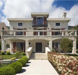 5 bedroom bayside villa with pool near Kotor, sleeps 12